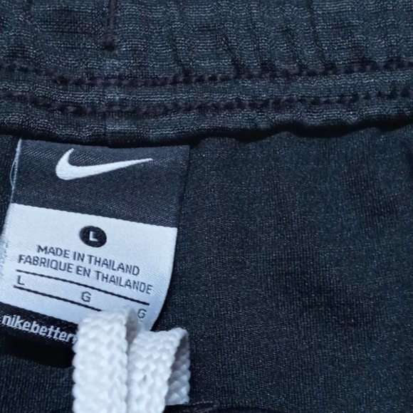 Nike  athletic boys  basketball shorts size large - Picture 2 of 3